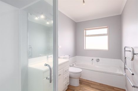 Photo of property in 4a Melanie Place, Orewa, 0931