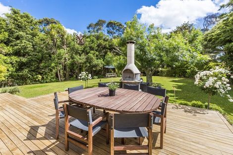 Photo of property in 1074 Peak Road, Helensville, 0875