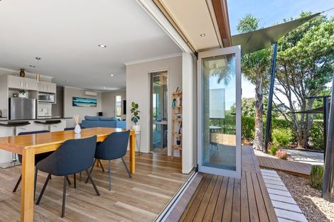 Photo of property in 16 Lagoon View, Gulf Harbour, Whangaparaoa, 0930