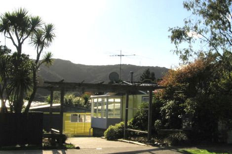 Photo of property in 15 Mimihau Grove, Wainuiomata, Lower Hutt, 5014