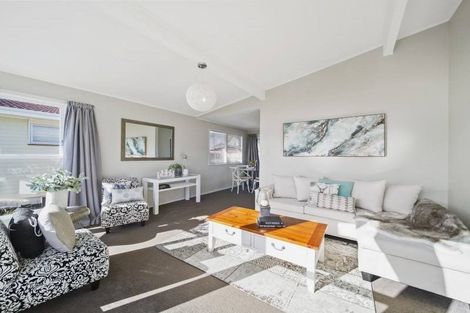 Photo of property in 72 Walworth Avenue, Pakuranga Heights, Auckland, 2010