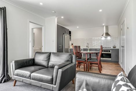 Photo of property in 28u2 Mckay Drive, Temple View, Hamilton, 3218