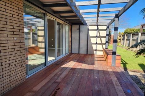 Photo of property in 1 Guinness Crescent, Ilam, Christchurch, 8041
