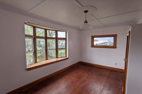 Photo of property in 5 Golf Road, Paraparaumu Beach, Paraparaumu, 5032