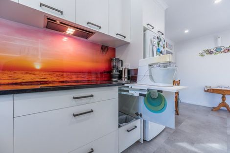 Photo of property in 22 Glamorgan Avenue, Tamatea, Napier, 4112