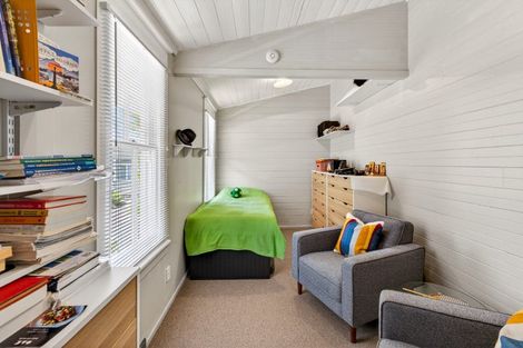 Photo of property in 10 Milton Road, Bluff Hill, Napier, 4110