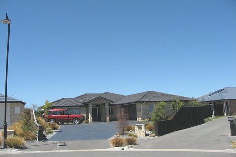 Photo of property in 14 Hoihere Place, Parklands, Christchurch, 8083