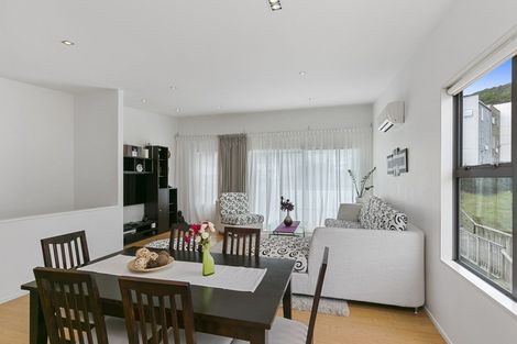 Photo of property in 82 Saddleback Grove, Karori, Wellington, 6012