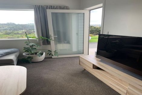 Photo of property in 9a Kerema Way, Schnapper Rock, Auckland, 0632