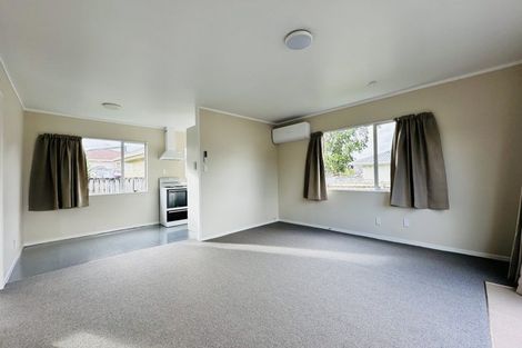 Photo of property in 33 Selak Place, Glen Eden, Auckland, 0602