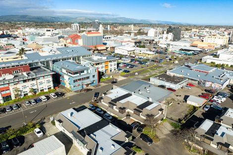 Photo of property in 1/123 Queen Street, Northcote Point, Auckland, 0627