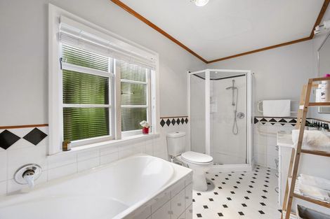 Photo of property in 40 The Parade, Island Bay, Wellington, 6023