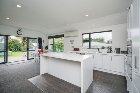Photo of property in 64 Watt Road, Otatara, Invercargill, 9879
