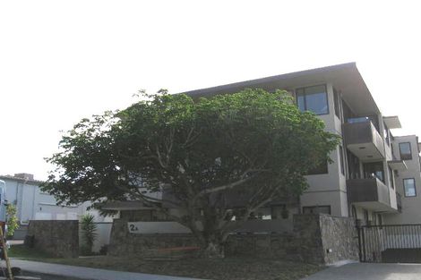 Photo of property in 2a/3 Frieston Road, Milford, Auckland, 0620