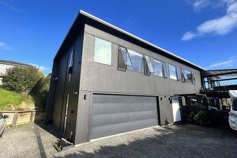 Photo of property in 2 Pohutukawa Avenue, Red Beach, 0932