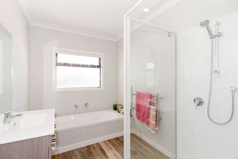 Photo of property in 61a Avondale Road, Taradale, Napier, 4112