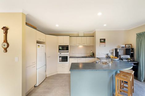 Photo of property in 4 Russett Grove, Henderson, Auckland, 0612
