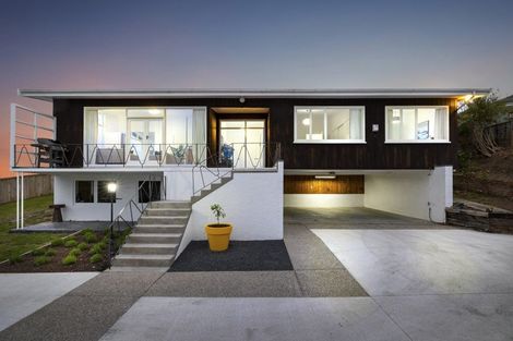 Photo of property in 77 Easther Crescent, Kew, Dunedin, 9012