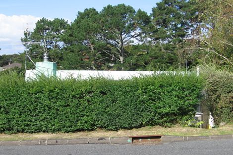 Photo of property in 17 Fairmount Road, Titirangi, Auckland, 0604