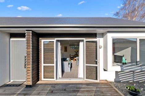 Photo of property in 64 Hewitts Road, Merivale, Christchurch, 8014