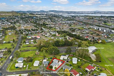 Photo of property in 35 Comet Crescent, Mangere, Auckland, 2022