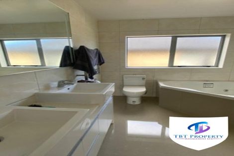 Photo of property in 1 Cranford Drive, Flat Bush, Auckland, 2019