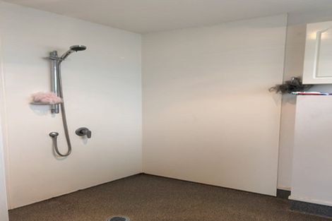 Photo of property in 2a Chapman Road, Te Atatu Peninsula, Auckland, 0610