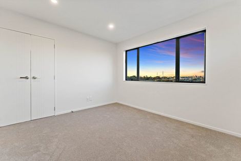Photo of property in 1/16 Binsted Road, New Lynn, Auckland, 0600