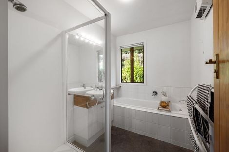 Photo of property in 8 The Rise, Mount Pleasant, Christchurch, 8081