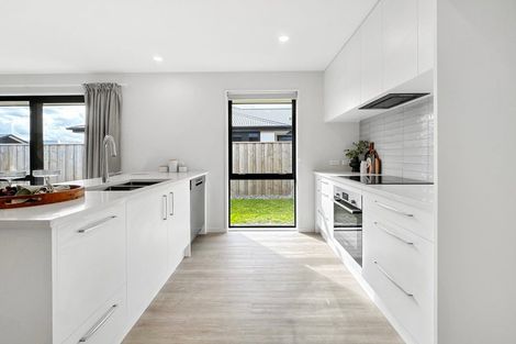 Photo of property in 16 Mehrtens Crescent, Woodend, 7610