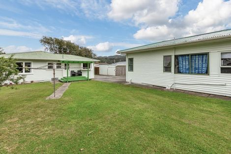 Photo of property in 51 Russell Road, Wainuiomata, Lower Hutt, 5014