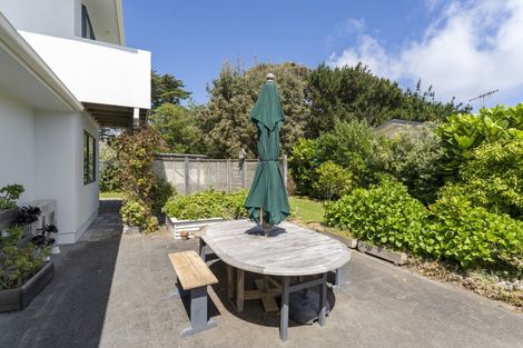 Photo of property in 9 Caughley Place, Otaki Beach, Otaki, 5512