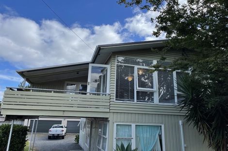 Photo of property in 13 Rickards Place, New Lynn, Auckland, 0600