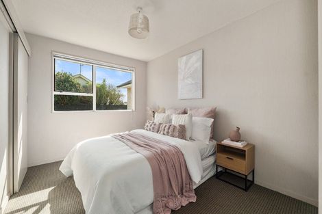 Photo of property in 62 Oakley Crescent, Hornby, Christchurch, 8042