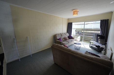 Photo of property in 3 Seddon Street, Takaro, Palmerston North, 4412