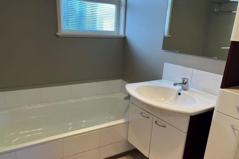 Photo of property in 42 Valley View Road, Glenfield, Auckland, 0629