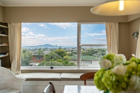Photo of property in 29 High Road, Glenfield, Auckland, 0629