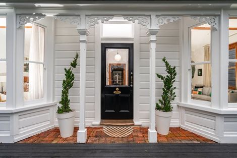 Photo of property in 23 Patanga Crescent, Thorndon, Wellington, 6011