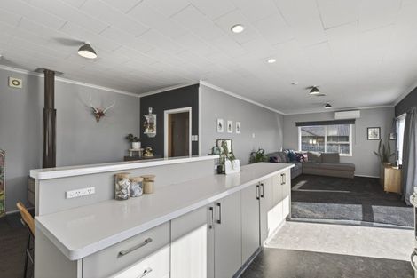 Photo of property in 535 Manutahi Road, Lepperton, New Plymouth, 4373