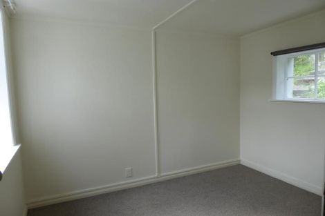 Photo of property in 9 Hungerford Road, Lyall Bay, Wellington, 6022