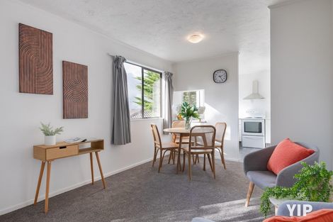 Photo of property in 27a Fernhaven Grove, Newlands, Wellington, 6037