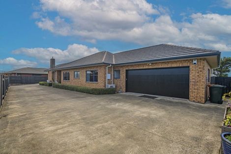 Photo of property in 8 Crabapple Close, Milson, Palmerston North, 4414