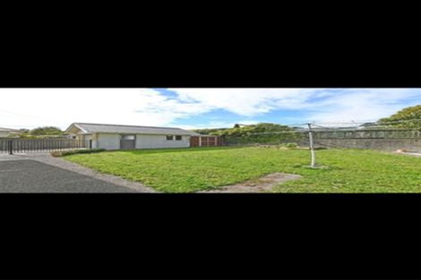 Photo of property in 30 Oregon Drive, Maoribank, Upper Hutt, 5018