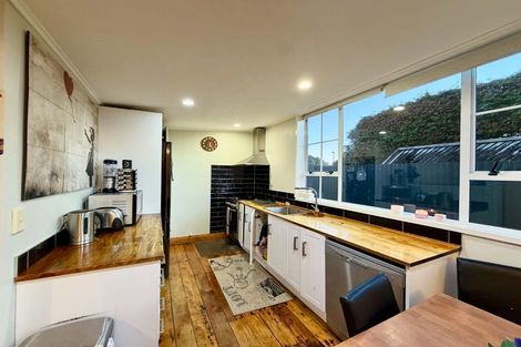 Photo of property in 9 Walsh Road, Westown, New Plymouth, 4310