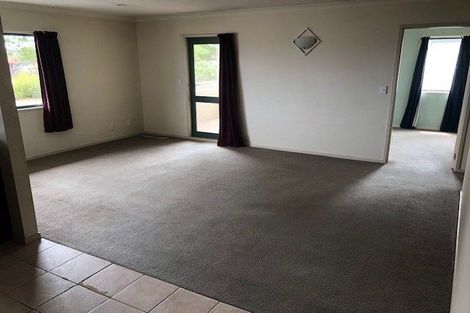 Photo of property in 1/80 Gunner Drive, Te Atatu Peninsula, Auckland, 0610