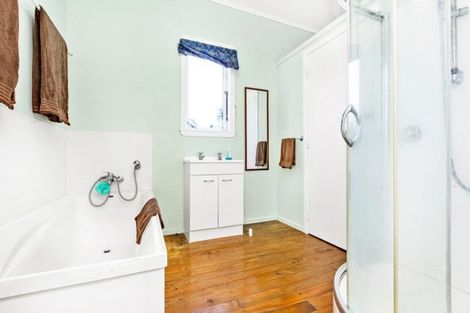 Photo of property in 43 Lorenzen Bay Road, Raglan, 3225