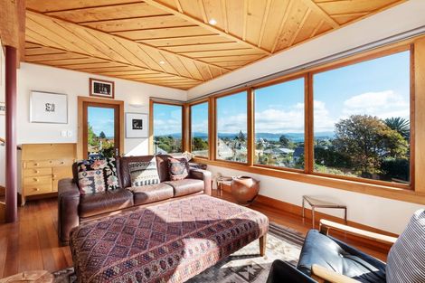 Photo of property in 355 Muritai Road, Eastbourne, Lower Hutt, 5013