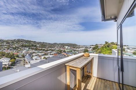 Photo of property in 104u7 Maupuia Road, Maupuia, Wellington, 6022