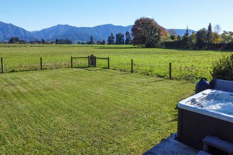 Photo of property in 382 Abel Tasman Drive, Motupipi, Takaka, 7183