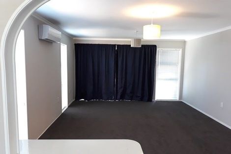 Photo of property in 82 Russell Street, Palmerston North, 4414